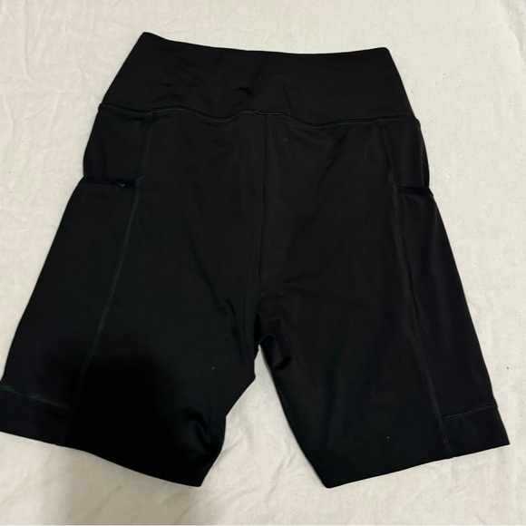 Shorts - Picture 2 of 3